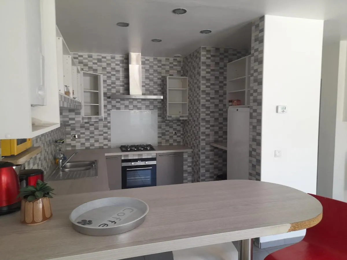 appartement familiale avec extérieur sympas pour profité du soleil Marseille France