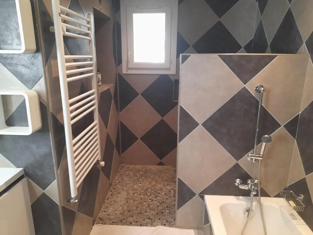 appartement familiale avec extérieur sympas pour profité du soleil Marseille 0*,